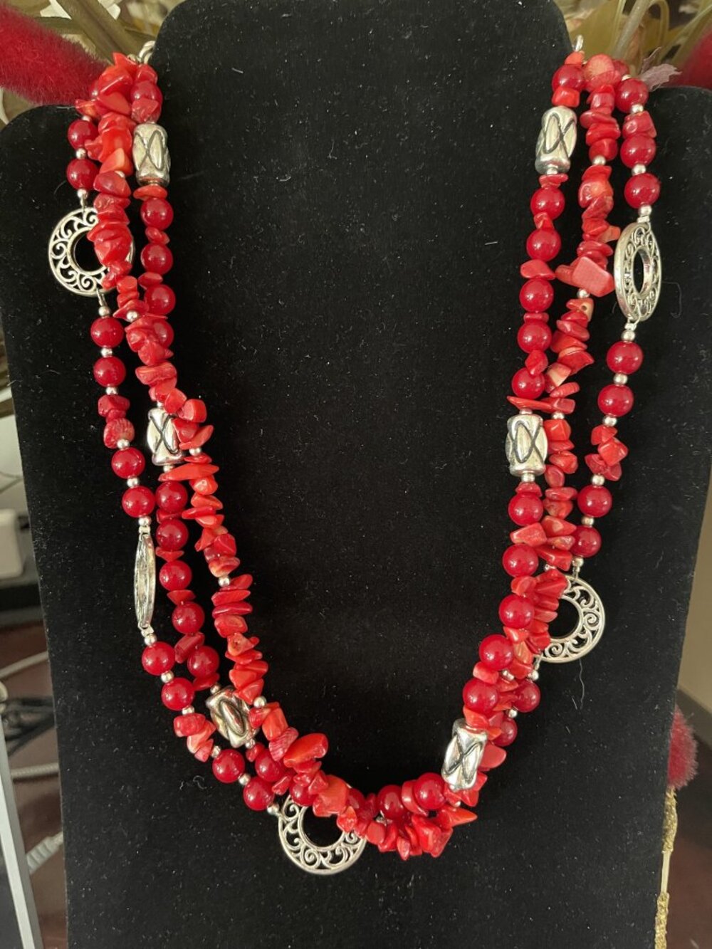 FIRECRACKER Retired Premier Designs Necklace